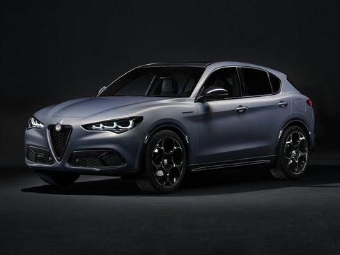Used 2024 Alfa Romeo Stelvio Quadrifoglio image 1