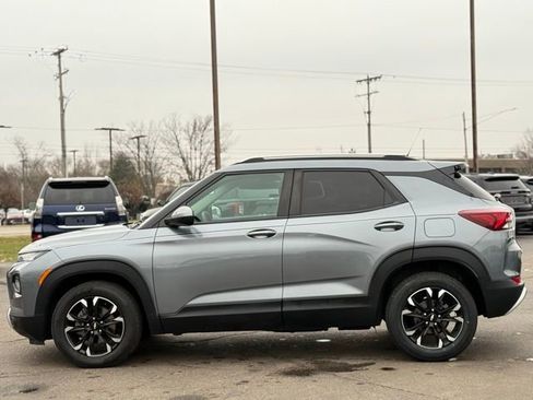 Used 2021 Chevrolet TrailBlazer LT w/ Driver Confidence Package image 42