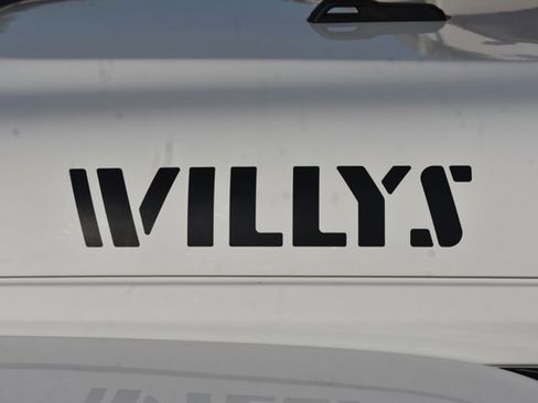 Used 2021 Jeep Gladiator Willys image 10