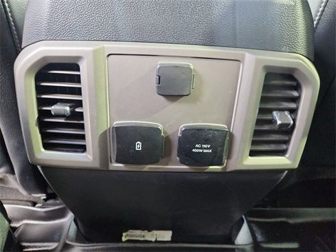 Used 2022 Ford F250 Lariat w/ Black Appearance Package image 20