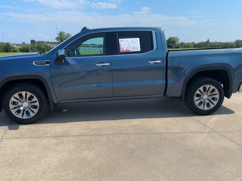 Used 2024 GMC Sierra 1500 SLT AWD/4WD image 5