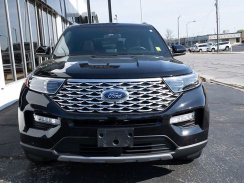 Used 2023 Ford Explorer Platinum w/ Technology Package image 2