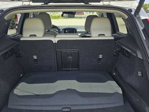 Used 2019 Volvo XC40 T5 Momentum AWD/4WD image 24