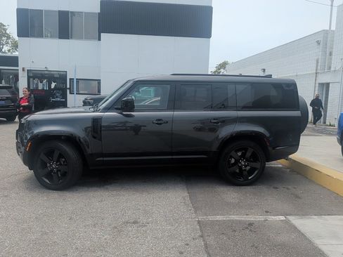 Used 2025 Land Rover Defender 130 V8 AWD/4WD image 3
