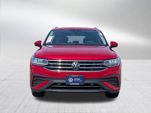 Certified 2022 Volkswagen Tiguan SE image 2