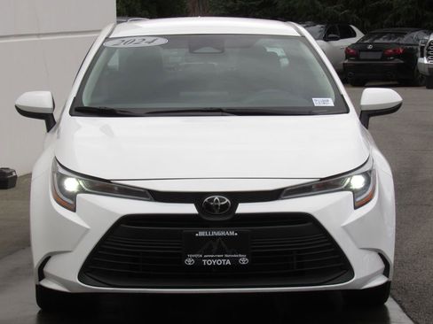 Certified 2024 Toyota Corolla LE image 3