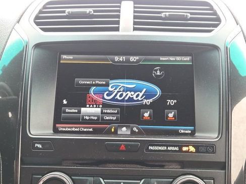 Used 2016 Ford Explorer XLT w/ Equipment Group 202A AWD/4WD image 31