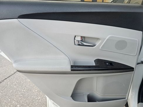 Used 2014 Toyota Venza XLE w/ XLE Premium Package FWD image 34