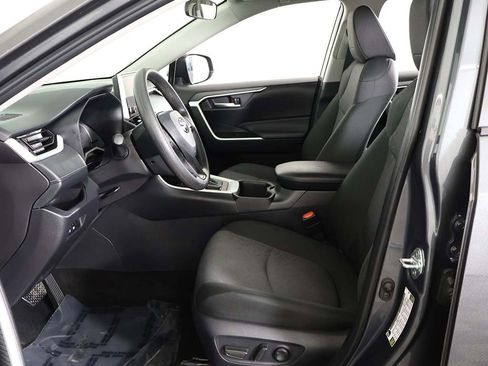 Used 2025 Toyota RAV4 XLE image 28