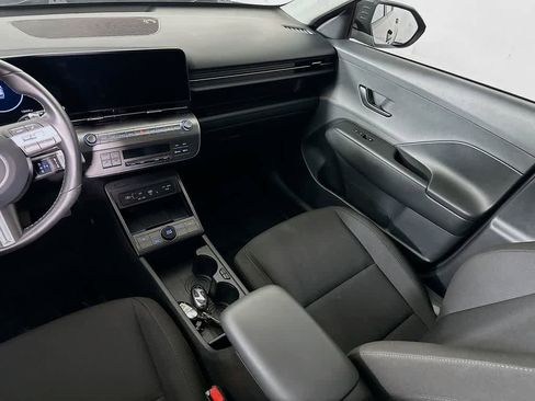 Used 2025 Hyundai Kona SEL FWD image 11