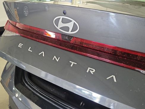 Used 2024 Hyundai Elantra SEL FWD image 7