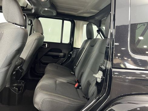 Certified 2025 Jeep Wrangler Sahara image 22