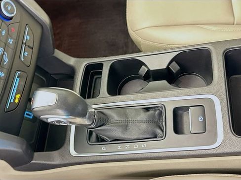 Used 2019 Ford Escape SEL image 16