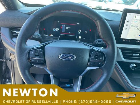 Used 2025 Ford Explorer ST-Line w/ ST-Line Street Pack AWD/4WD image 14