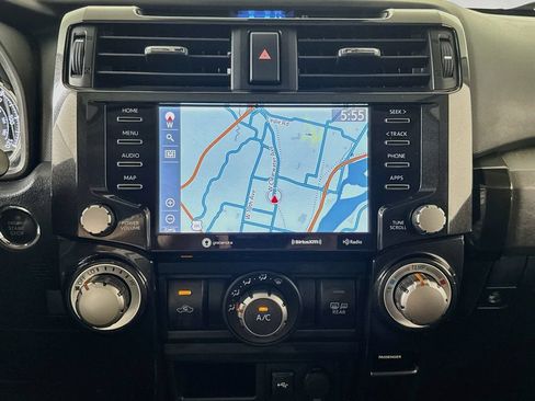 Used 2021 Toyota 4Runner TRD Off-Road Premium w/ Moonroof Package AWD/4WD image 17