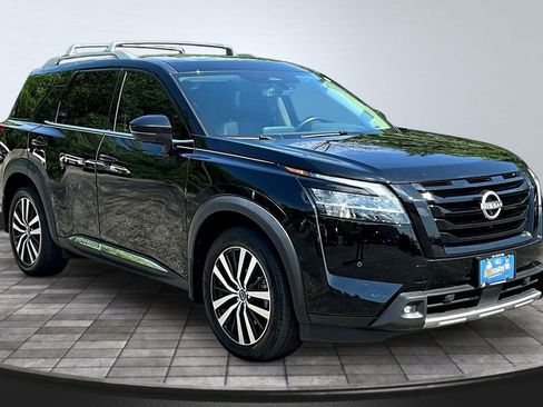 Used 2023 Nissan Pathfinder Platinum AWD/4WD image 1