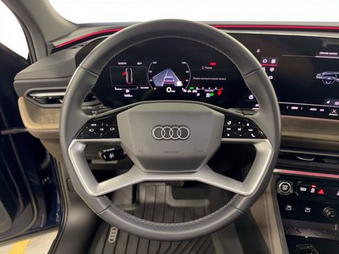 Used 2025 Audi Q5 Premium w/ Convenience Package AWD/4WD image 10