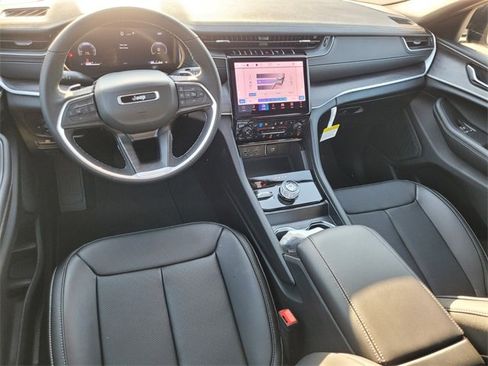 New 2025 Jeep Grand Cherokee Limited image 10