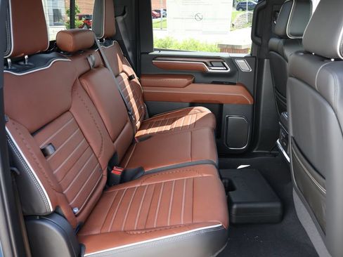 New 2026 GMC Sierra 3500 Denali Ultimate AWD/4WD image 11