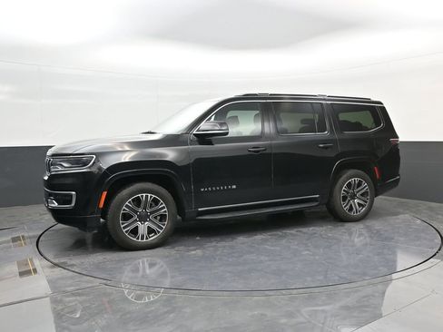 Used 2024 Jeep Wagoneer Series II AWD/4WD image 4