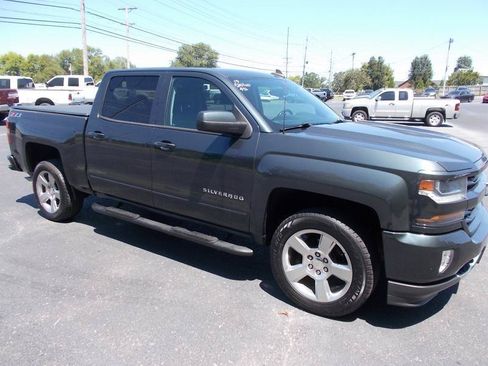 Used 2018 Chevrolet Silverado 1500 LT w/ All Star Edition AWD/4WD image 11