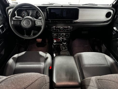 Used 2025 Jeep Wrangler Unlimited Sport AWD/4WD image 29