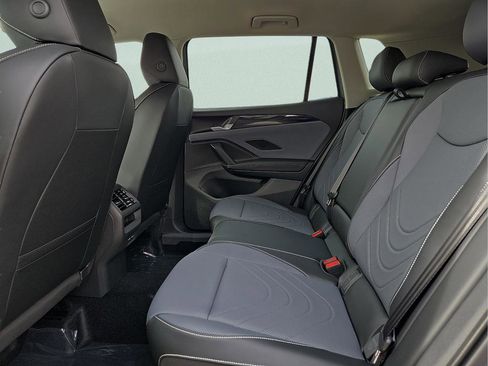 New 2026 Volkswagen Tiguan SE image 11