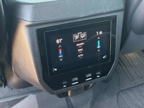 Used 2025 GMC Yukon Denali Ultimate AWD/4WD image 17