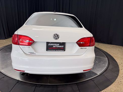 Used 2013 Volkswagen Jetta SE FWD image 7