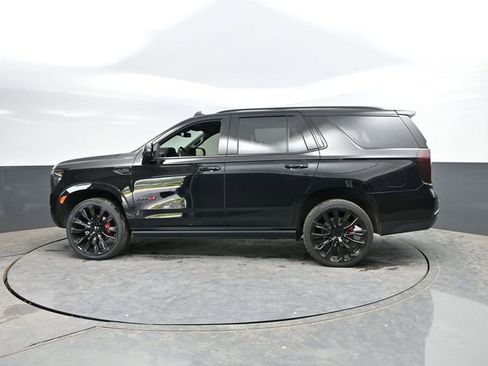 Used 2024 GMC Yukon AT4 w/ Technology Package AWD/4WD image 6