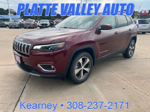 Used 2019 Jeep Cherokee Limited image 1