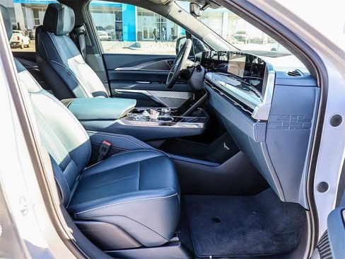 Used 2025 Cadillac Escalade IQ Sport 2 AWD/4WD image 14