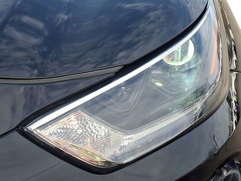 Used 2021 Toyota Highlander XLE image 10