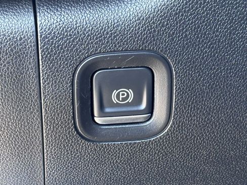 Used 2022 Chevrolet Silverado 1500 RST AWD/4WD image 23