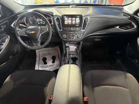 Used 2018 Chevrolet Malibu LT w/ Redline Edition FWD image 18