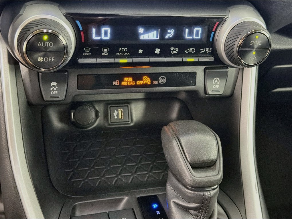 Used 2024 Toyota RAV4 XLE FWD image 20