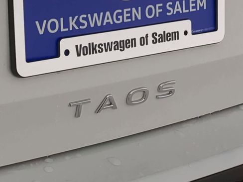 New 2025 Volkswagen Taos SEL image 11