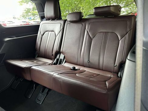 Used 2024 Ford Expedition Limited AWD/4WD image 10