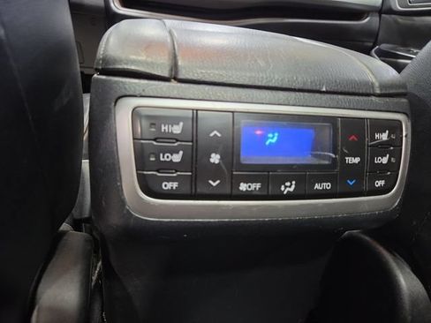 Used 2018 Toyota Highlander Limited AWD/4WD image 35