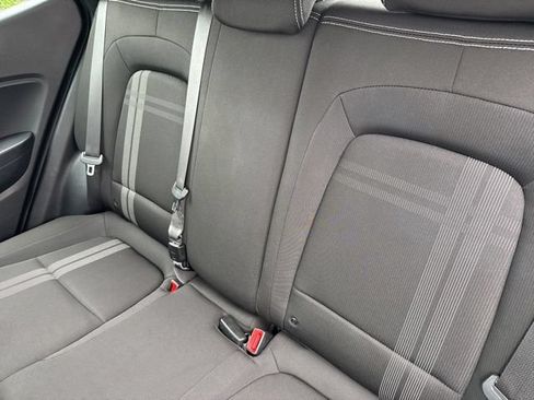 Used 2024 Hyundai Venue SEL FWD image 17