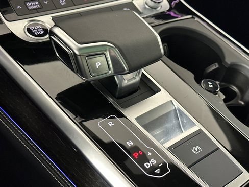 Used 2025 Audi Q8 Premium Plus image 21