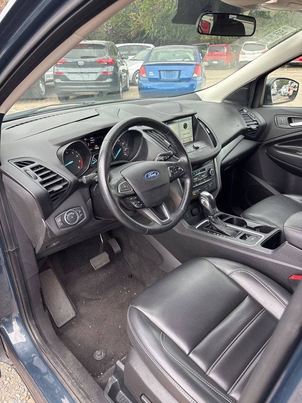 Used 2019 Ford Escape SEL AWD/4WD image 2