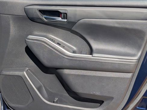 Used 2024 Toyota Highlander XSE image 37