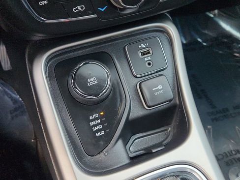 Used 2021 Jeep Compass Latitude w/ Convenience Group image 39