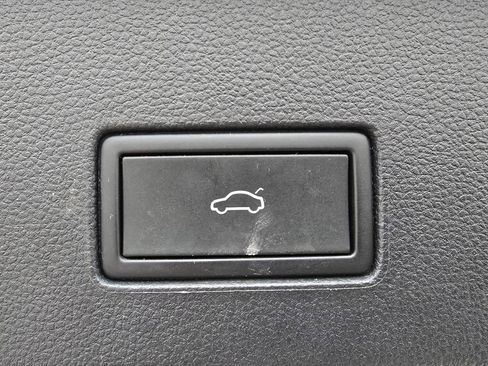 Used 2021 Volkswagen Atlas Cross Sport SEL Premium R-Line image 20