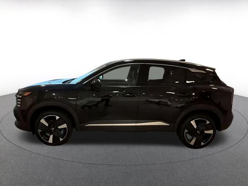 Used 2026 Nissan Kicks SR FWD image 9
