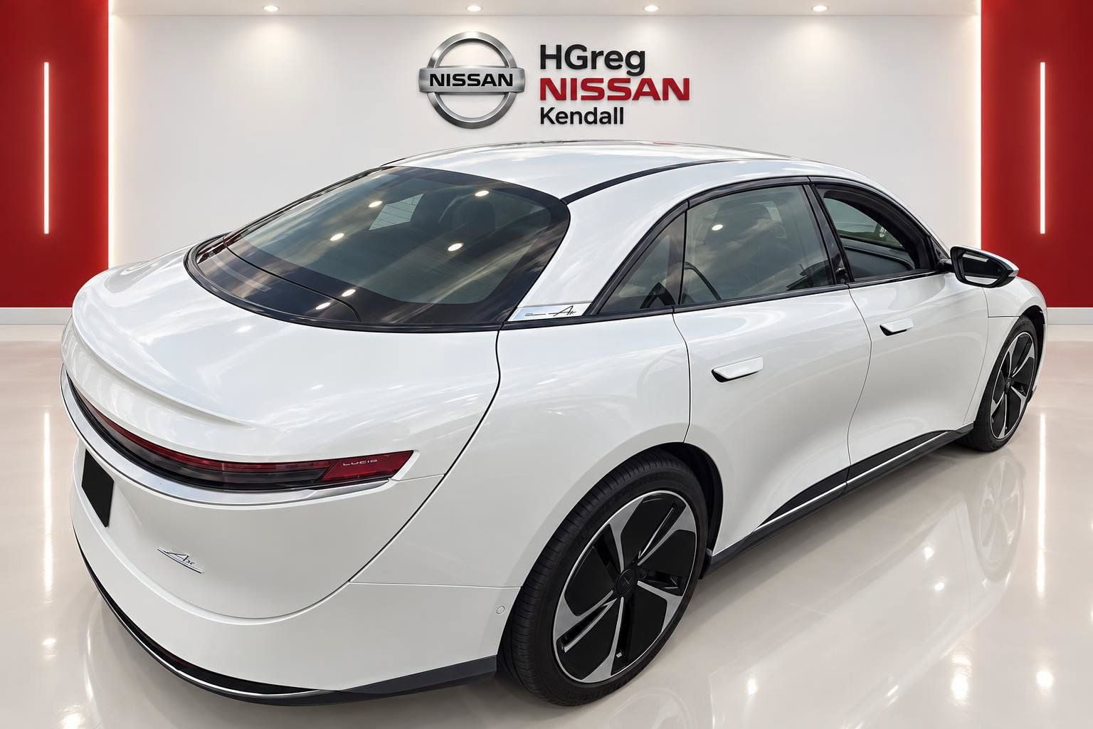 Used 2024 Lucid Air Touring AWD/4WD image 4