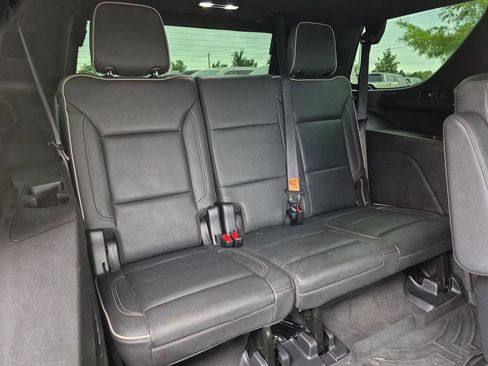 Used 2022 GMC Yukon SLT w/ SLT Premium Package AWD/4WD image 38