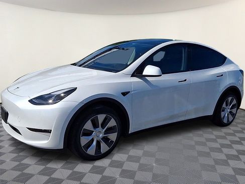Used 2023 Tesla Model Y Long Range AWD/4WD image 4
