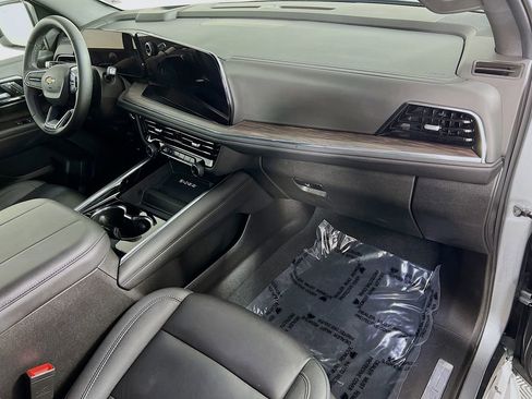 Used 2025 Chevrolet Tahoe LT image 30